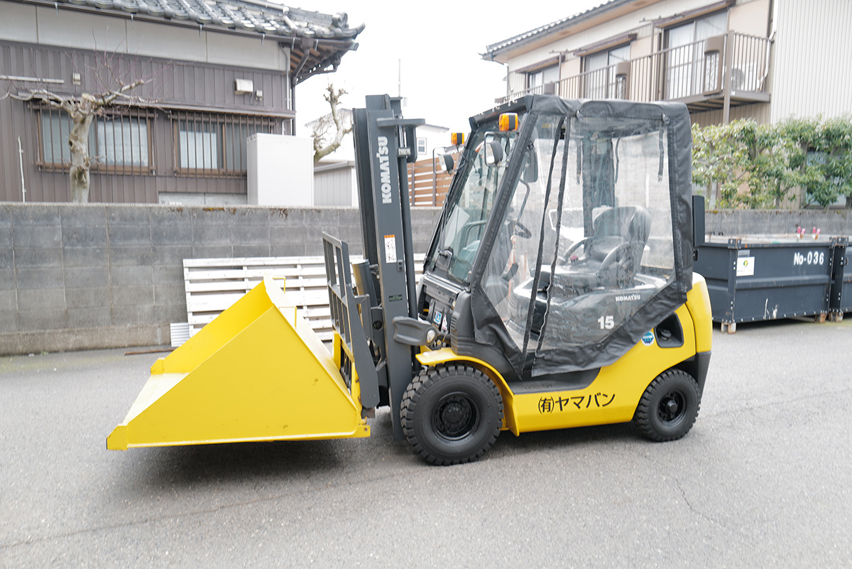 フォークリフト